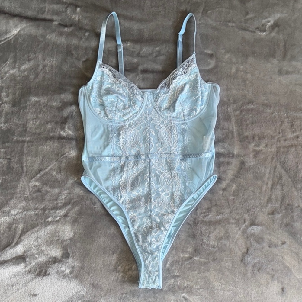 EUC Shein Medium Light Blue Lace Bodysuit - Picture 4 of 6